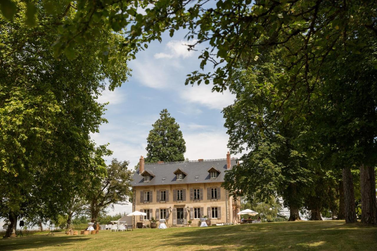 Domaine De Savigny Acomodação com café da manhã Saint-Saulge Exterior foto