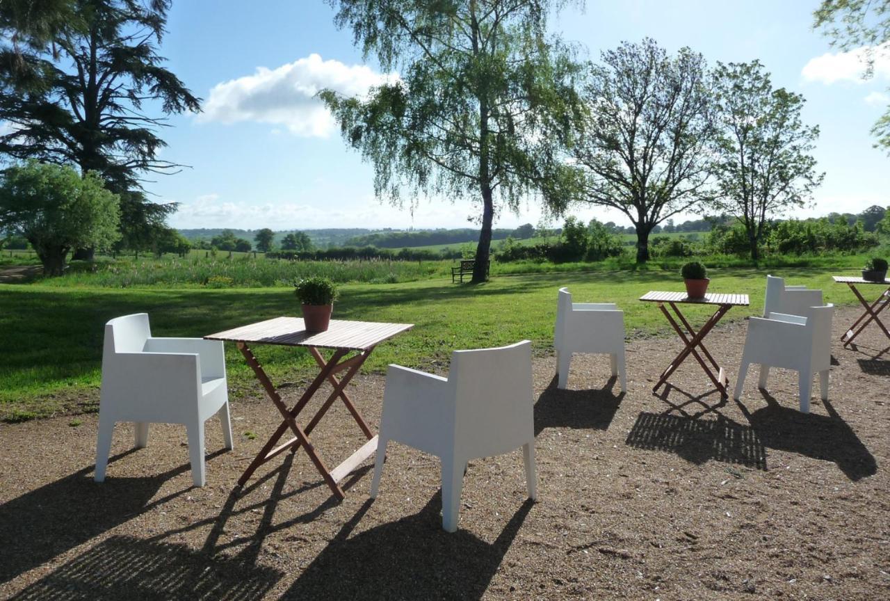 Domaine De Savigny Acomodação com café da manhã Saint-Saulge Exterior foto